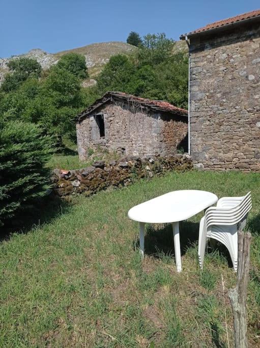 Amplia Y Comoda Casa De Piedra Con Porche Y Jardin San Roque de Ríomiera Exterior photo